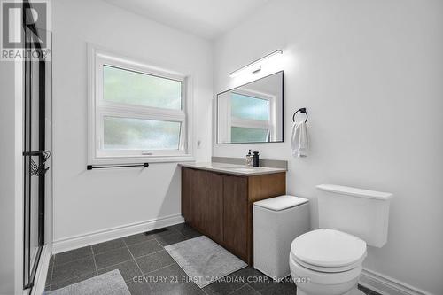 768 Franklinway Crescent, London North (North R), ON - Indoor Photo Showing Bathroom