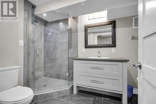 768 Franklinway Crescent, London North (North R), ON - Indoor Photo Showing Bathroom