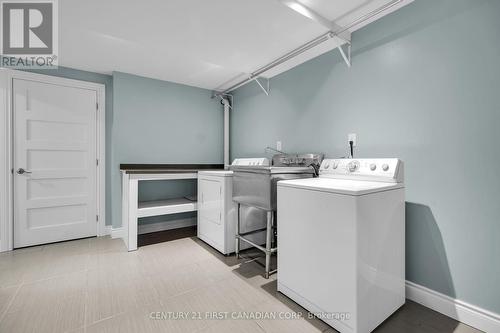 768 Franklinway Crescent, London North (North R), ON - Indoor Photo Showing Laundry Room