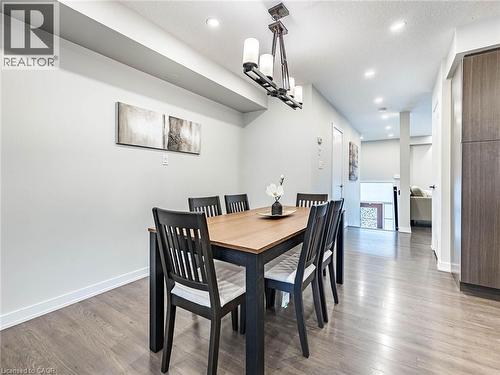 98 Crafter Crescent, Stoney Creek, ON - Indoor Photo Showing Dining Room