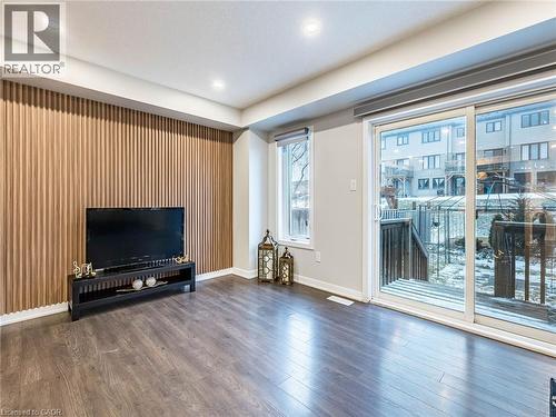 98 Crafter Crescent, Stoney Creek, ON - Indoor Photo Showing Other Room