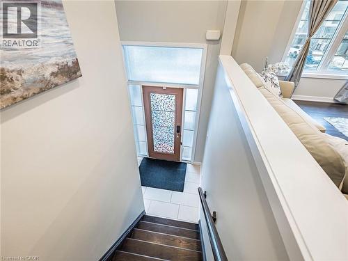 98 Crafter Crescent, Stoney Creek, ON - Indoor Photo Showing Other Room