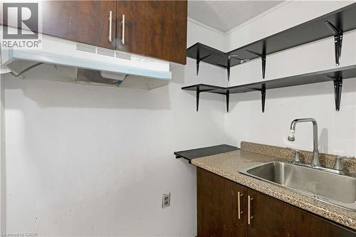 1180 Mississauga Valley Boulevard Unit# 4, Mississauga, ON - Indoor Photo Showing Kitchen