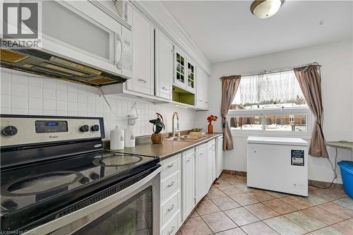1180 Mississauga Valley Boulevard Unit# 4, Mississauga, ON - Indoor Photo Showing Kitchen