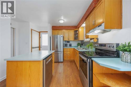 639 Stacy Court, Sarnia, ON - Indoor Photo Showing Kitchen