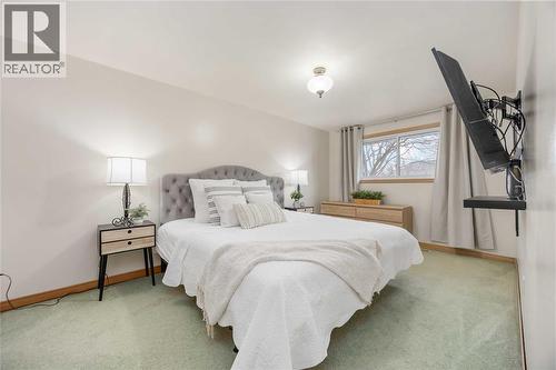 639 Stacy Court, Sarnia, ON - Indoor Photo Showing Bedroom