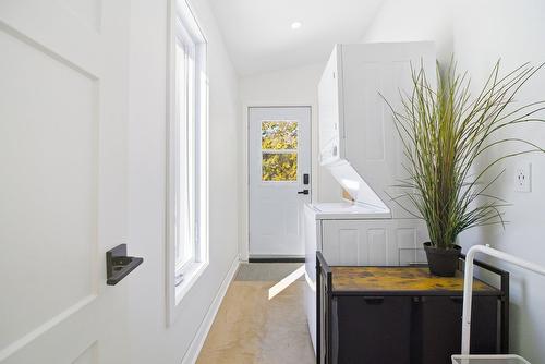 Salle de lavage - 57 Ch. Du Poisson-Blanc, Notre-Dame-Du-Laus, QC - Indoor Photo Showing Other Room