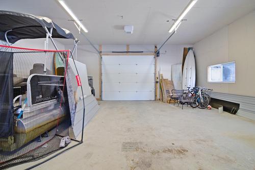 Garage - 57 Ch. Du Poisson-Blanc, Notre-Dame-Du-Laus, QC - Indoor Photo Showing Garage