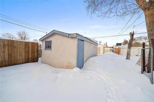 563 Matheson Ave, Winnipeg, MB 