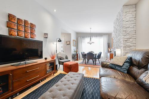 Salon - 111 Rue Jubilee, Longueuil (Greenfield Park), QC - Indoor Photo Showing Living Room