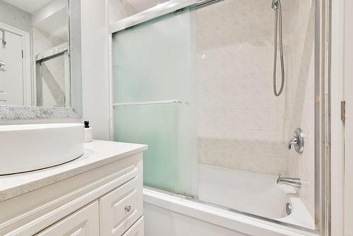 Salle de bains - 111 Rue Jubilee, Longueuil (Greenfield Park), QC - Indoor Photo Showing Bathroom