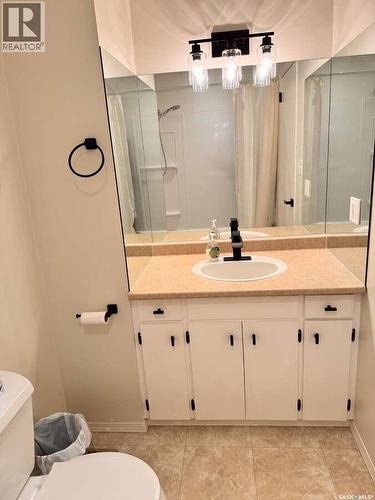 100B Lakeshore Drive, Wee Too Beach, SK - Indoor Photo Showing Bathroom