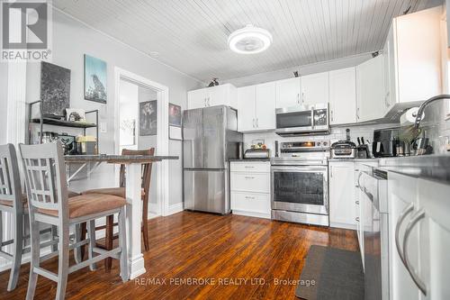 61 Doran Road, Petawawa, ON - Indoor Photo Showing Kitchen With Upgraded Kitchen