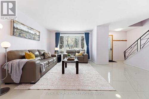 923 Pinecrest Road, Ottawa, ON - Indoor Photo Showing Living Room