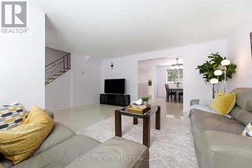 923 Pinecrest Road, Ottawa, ON - Indoor Photo Showing Living Room