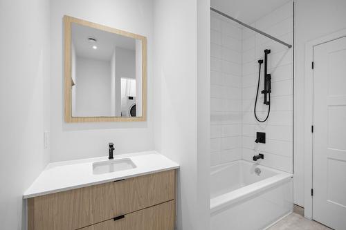 Salle de bains - 1898 Rue De Beaurivage, Montréal (Mercier/Hochelaga-Maisonneuve), QC - Indoor Photo Showing Bathroom