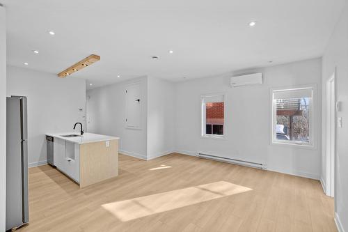 Living room - 1900 Rue De Beaurivage, Montréal (Mercier/Hochelaga-Maisonneuve), QC - Indoor