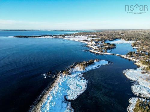 8 Five Rivers Drive, White Point, NS 