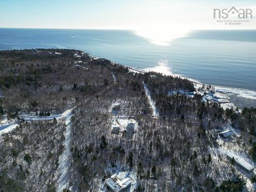 8 Five Rivers Drive, White Point, NS 