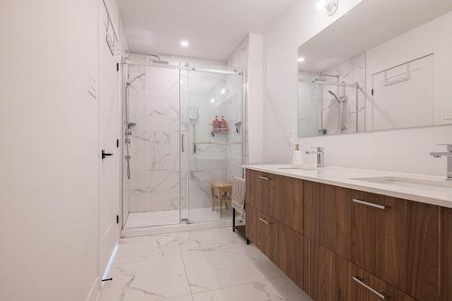 Salle de bains attenante à la CCP - 13359Z Boul. Gouin O., Montréal (Pierrefonds-Roxboro), QC 
