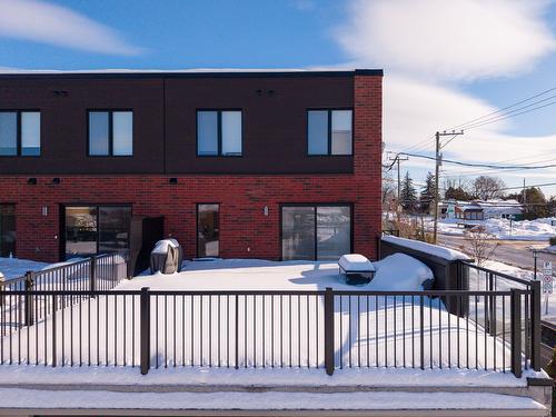 Terrasse - 13359Z Boul. Gouin O., Montréal (Pierrefonds-Roxboro), QC 