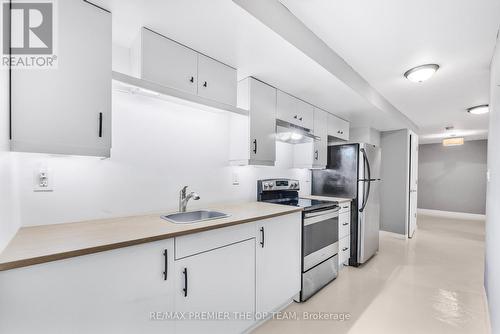 223 Landsbridge Street, Caledon, ON - Indoor Photo Showing Kitchen