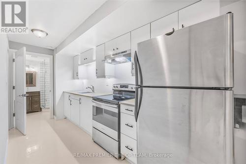 223 Landsbridge Street, Caledon, ON - Indoor Photo Showing Kitchen