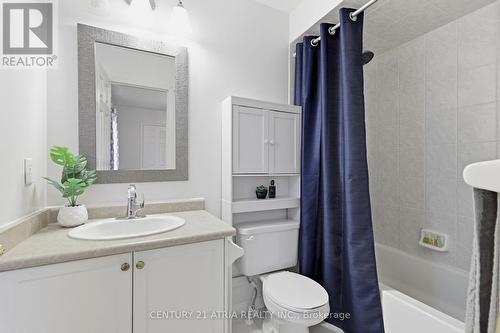 18 Abbott Avenue, Aurora, ON - Indoor Photo Showing Bathroom
