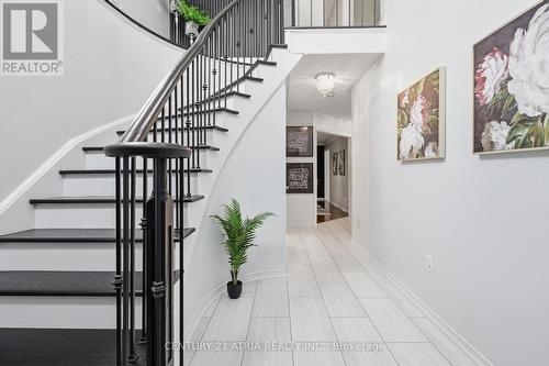 18 Abbott Avenue, Aurora, ON - Indoor Photo Showing Other Room