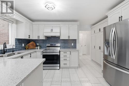 18 Abbott Avenue, Aurora, ON - Indoor Photo Showing Kitchen With Double Sink