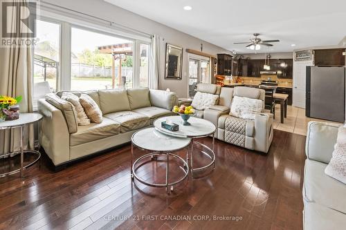 1479 Sandpiper Drive, London North (North D), ON - Indoor Photo Showing Living Room