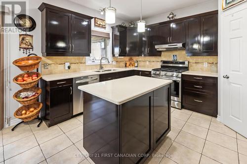 1479 Sandpiper Drive, London North (North D), ON - Indoor Photo Showing Kitchen With Double Sink