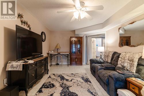 1 Westmore Street, Clarington, ON - Indoor Photo Showing Living Room