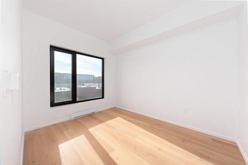 Chambre à coucher - 305-585 Av. Glengarry, Mont-Royal, QC - Indoor Photo Showing Other Room