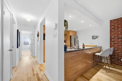 Corridor - 6884 13E Avenue, Montréal (Rosemont/La Petite-Patrie), QC - Indoor Photo Showing Other Room