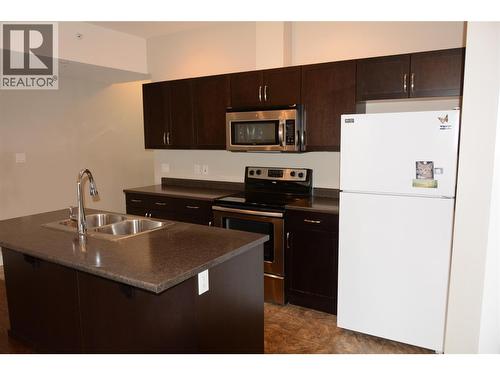 5170 Dallas Drive Unit# 509, Kamloops, BC - Indoor Photo Showing Kitchen With Double Sink