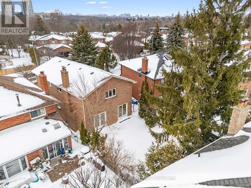 3 Larksong Court, Toronto, ON - Outdoor