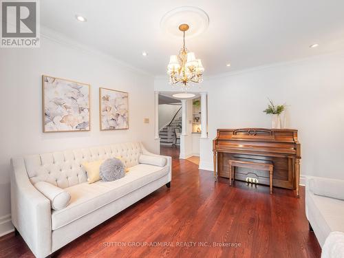 3 Larksong Court, Toronto, ON - Indoor Photo Showing Living Room