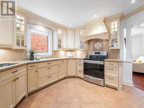 3 Larksong Court, Toronto, ON - Indoor Photo Showing Kitchen