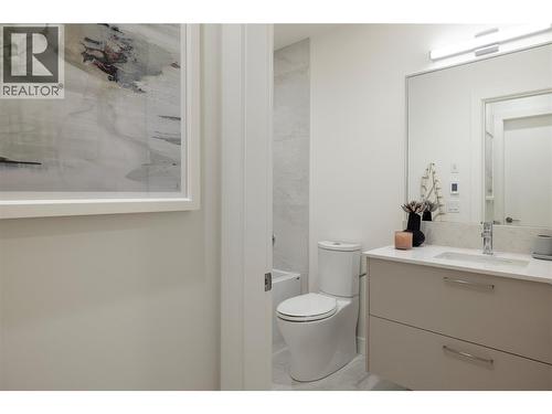 3313 Watt Road, Kelowna, BC - Indoor Photo Showing Bathroom