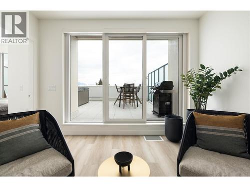 3313 Watt Road, Kelowna, BC - Indoor