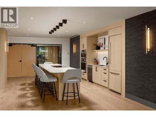 3313 Watt Road, Kelowna, BC - Indoor Photo Showing Dining Room