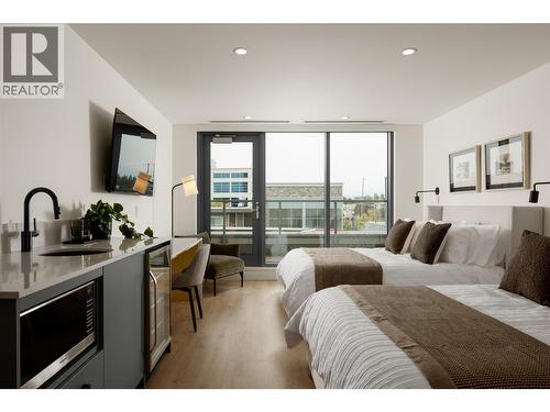 3313 Watt Road, Kelowna, BC - Indoor Photo Showing Bedroom