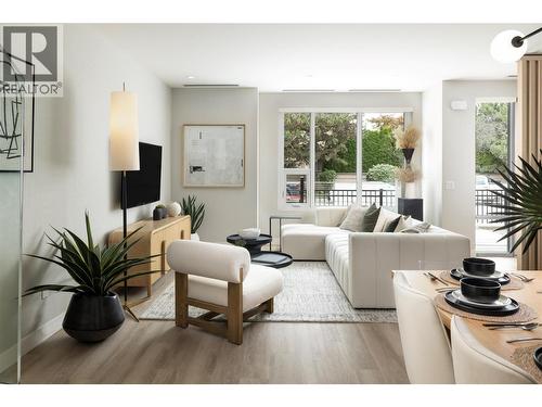 3313 Watt Road, Kelowna, BC - Indoor Photo Showing Living Room