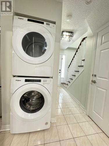 659 Roselaire Trail, Mississauga, ON - Indoor Photo Showing Laundry Room