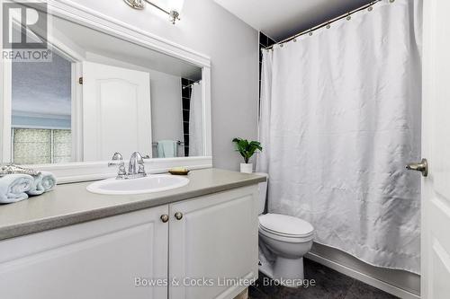 347 Middlefield Road, Peterborough (Ashburnham Ward 4), ON - Indoor Photo Showing Bathroom