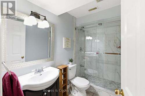 347 Middlefield Road, Peterborough (Ashburnham Ward 4), ON - Indoor Photo Showing Bathroom