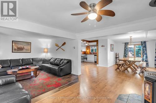 21 Sparrow Road, Kawartha Lakes (Somerville), ON - Indoor Photo Showing Living Room