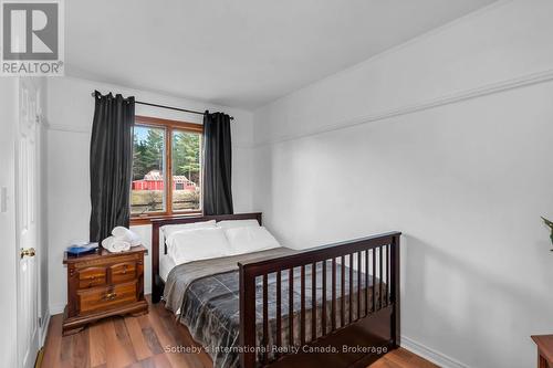 21 Sparrow Road, Kawartha Lakes (Somerville), ON - Indoor Photo Showing Bedroom