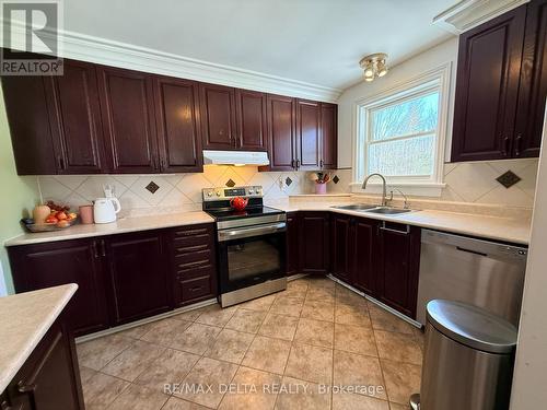 289 County Rd. 19 Road, Alfred And Plantagenet, ON - Indoor Photo Showing Kitchen With Double Sink
